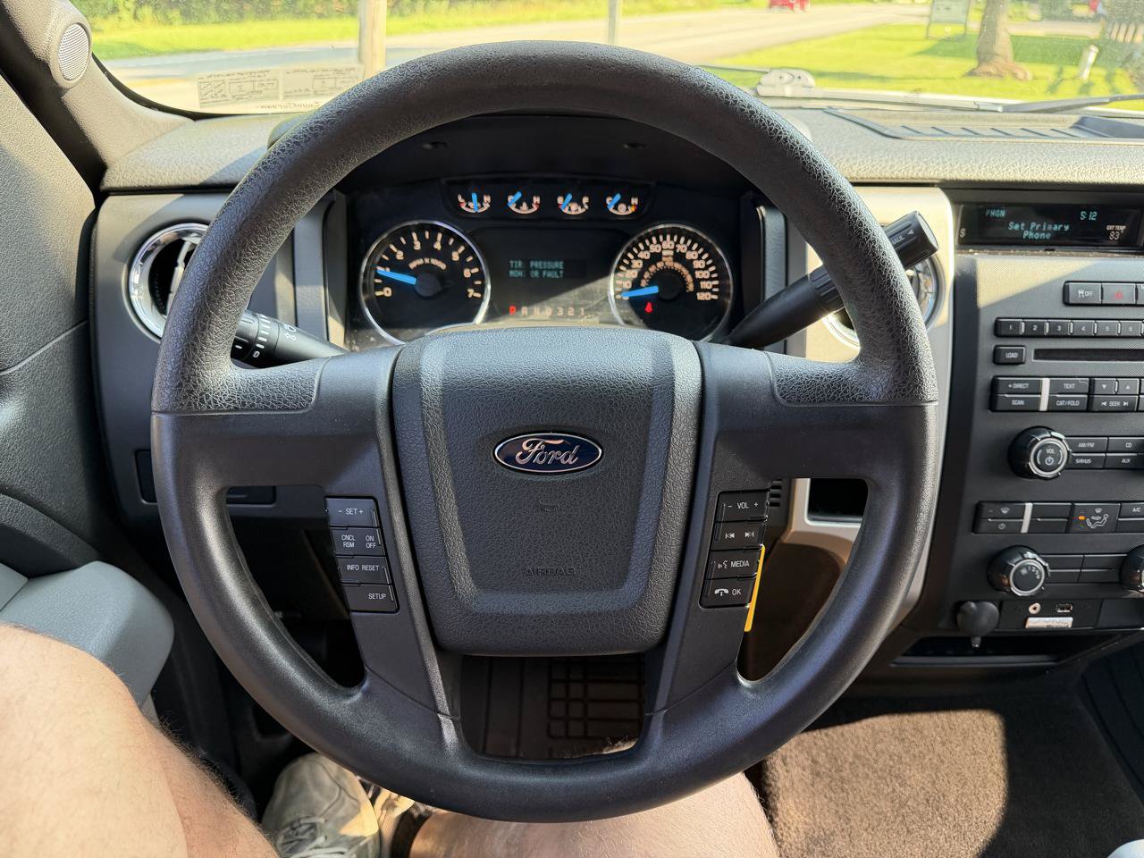 Used 2014 Ford F150 XLT AWD/4WD image 23