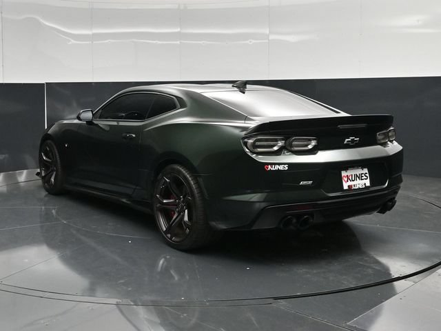 Used 2020 Chevrolet Camaro SS RWD image 12