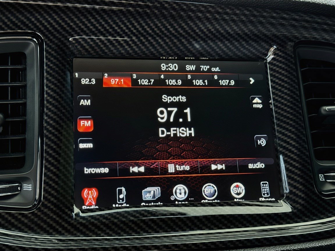 Used 2015 Dodge Challenger SRT RWD image 11