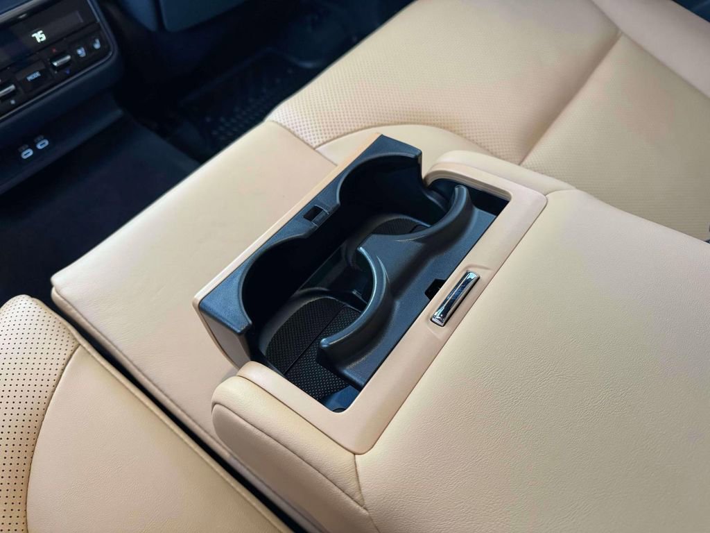 Used 2025 Lexus LX 600 4WD w/ Accessory Package (2T) image 12