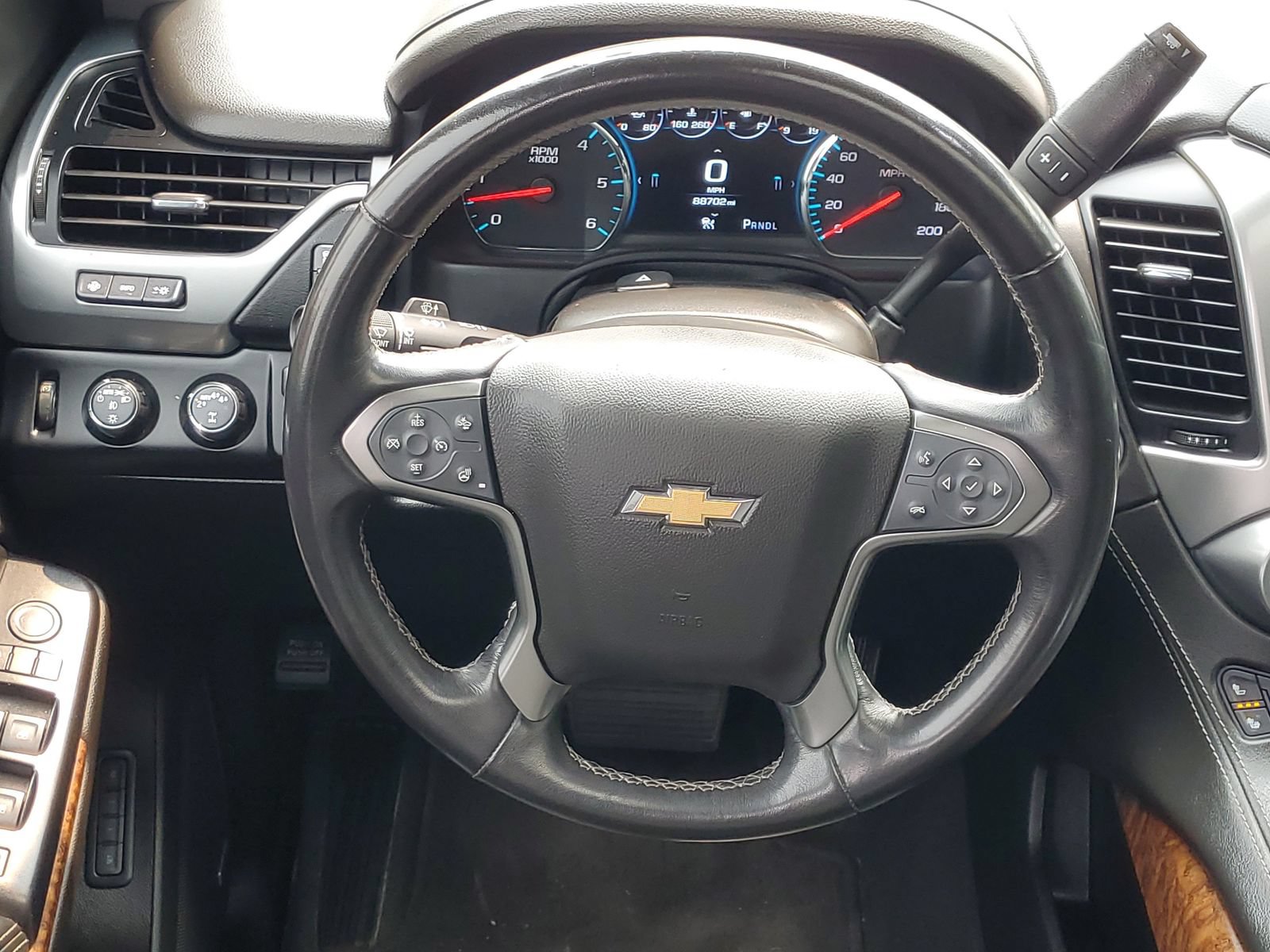 Used 2020 Chevrolet Suburban Premier w/ Premier 6.2L Value Package AWD/4WD image 33