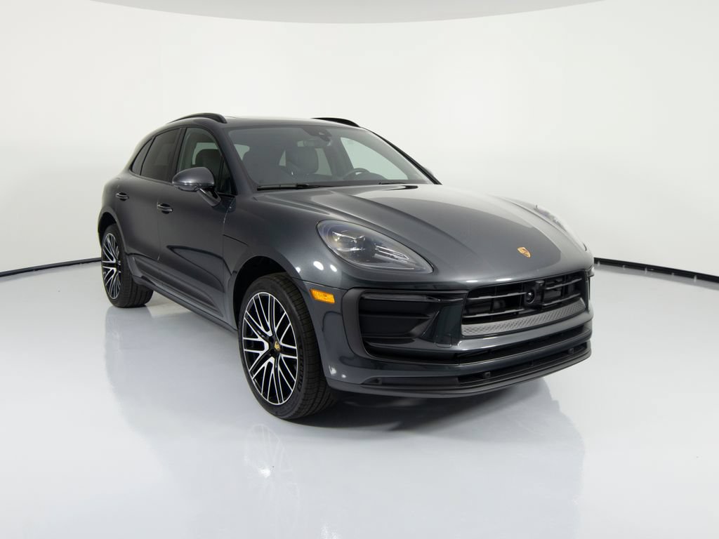 Certified 2026 Porsche Macan AWD/4WD image 12