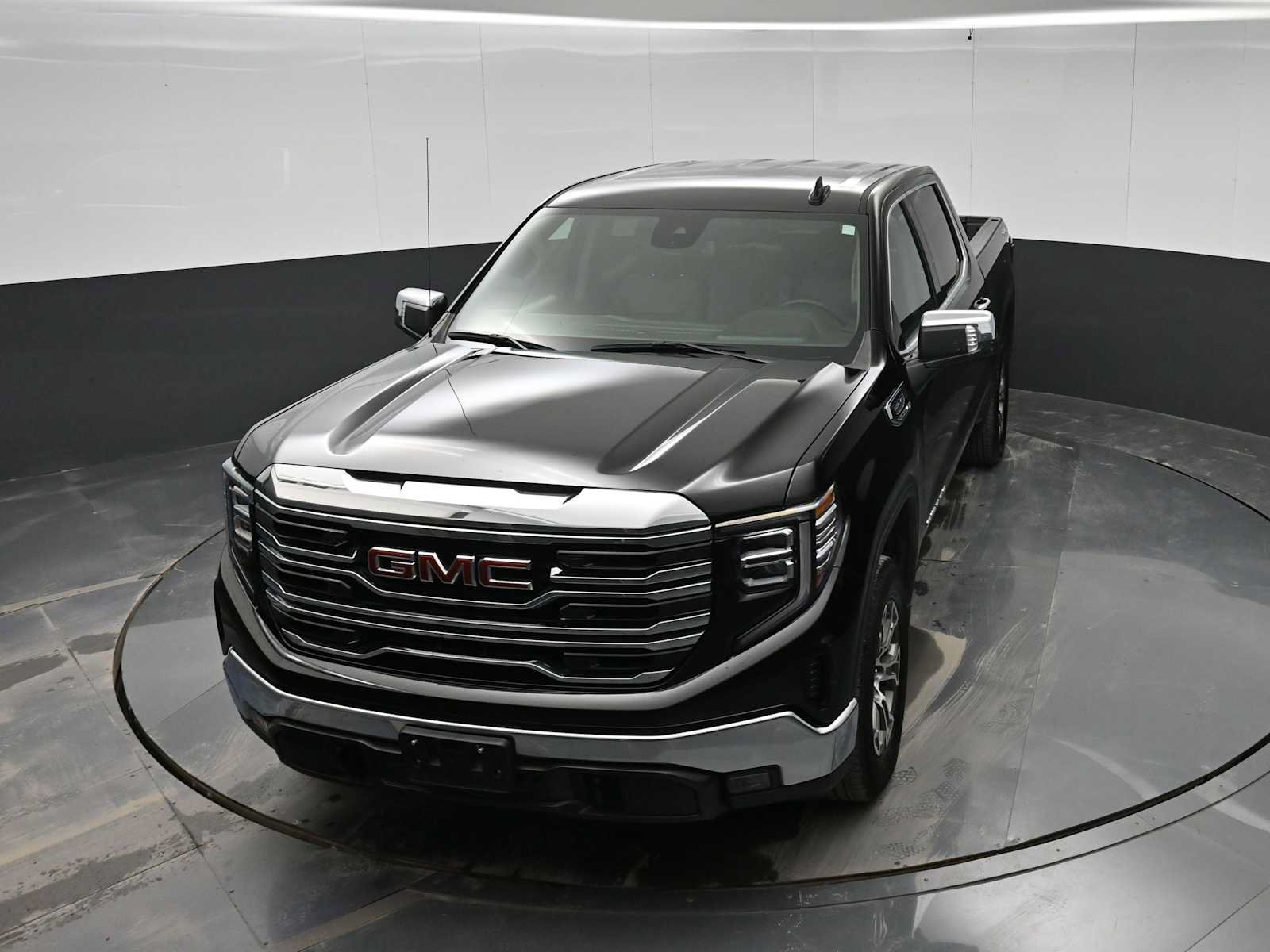 Used 2025 GMC Sierra 1500 SLT AWD/4WD image 26