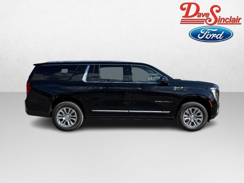 Used 2025 GMC Yukon XL Denali w/ Sun & Power Step Package AWD/4WD image 5
