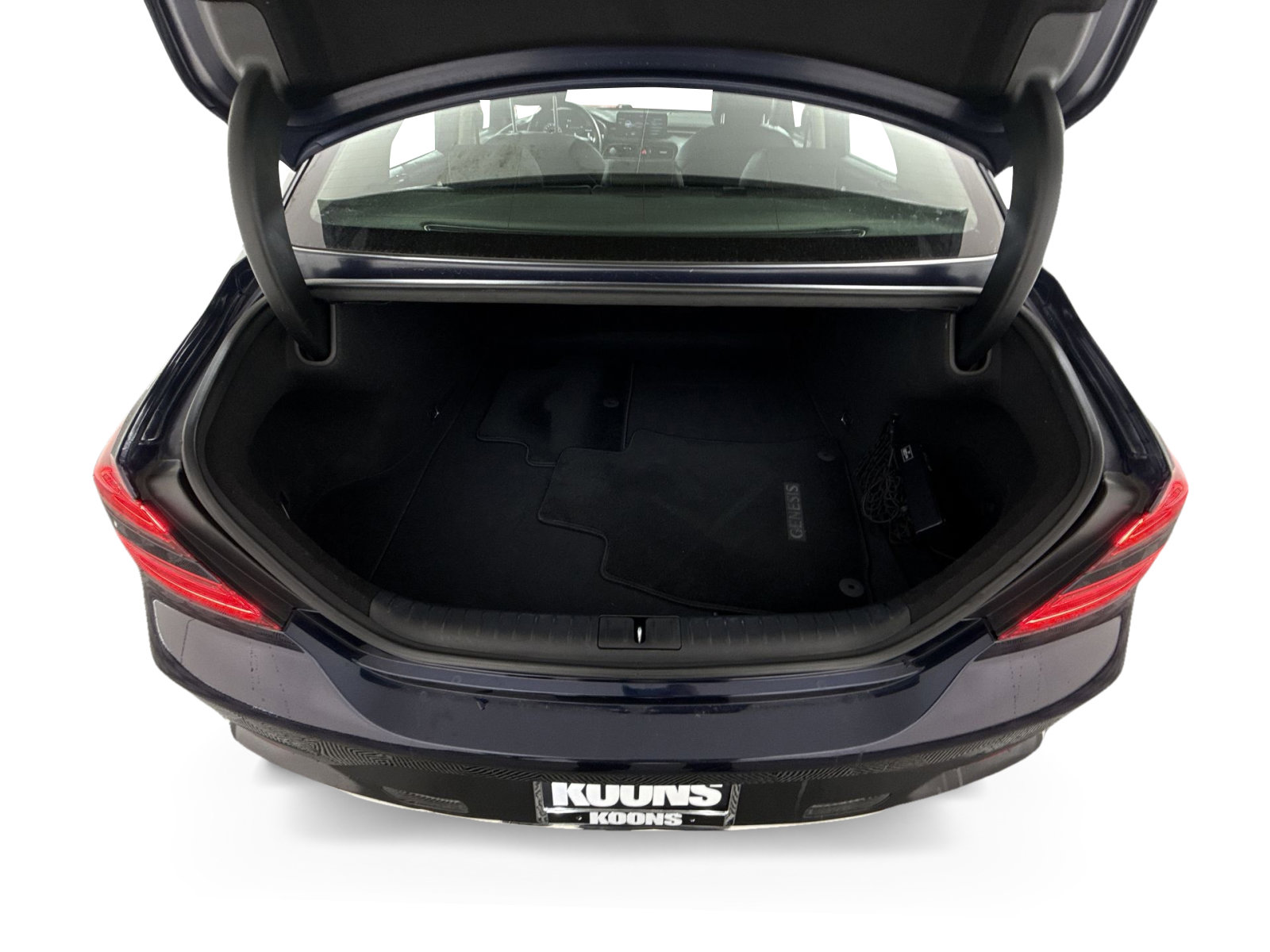 Used 2023 Genesis G70 2.0T image 25