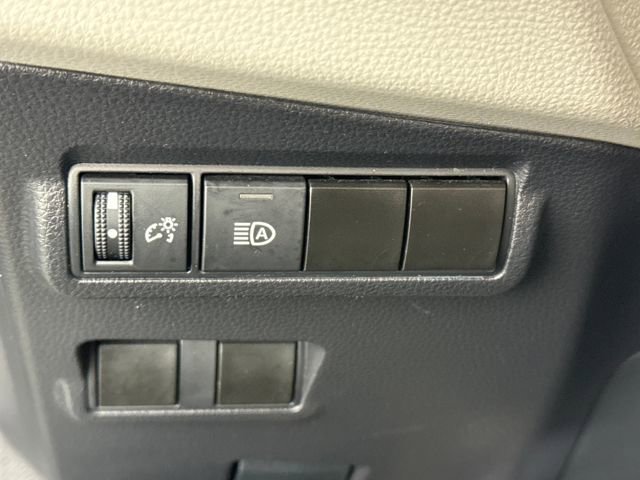 Used 2024 Toyota Corolla Cross LE image 38