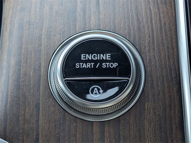 Used 2025 Mercedes-Benz GLC 300 image 30