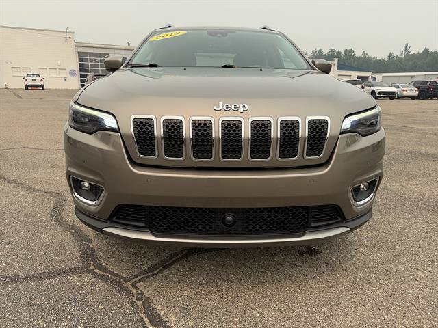 Used 2019 Jeep Cherokee Limited w/ Luxury Group AWD/4WD image 2