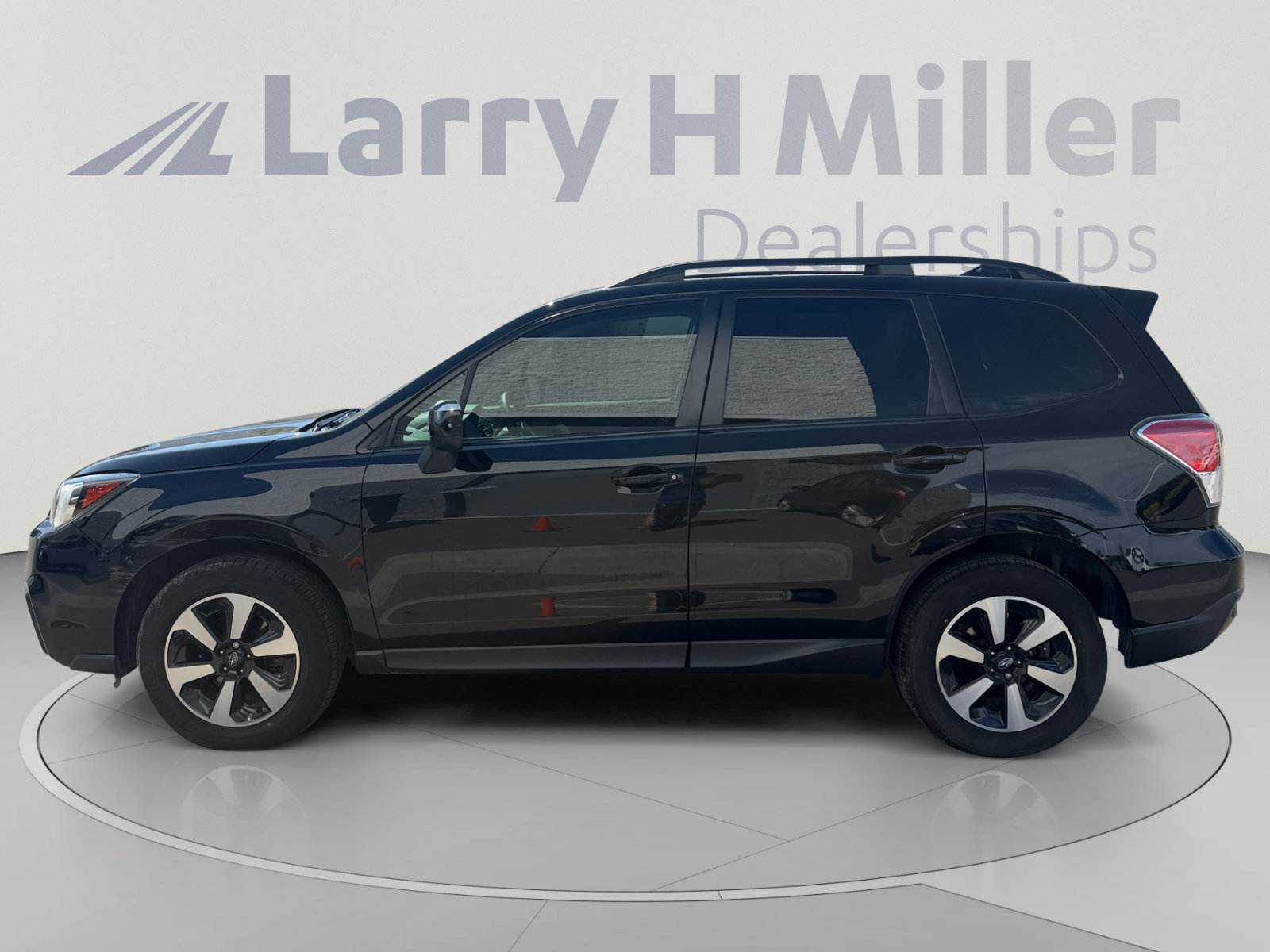 Used 2017 Subaru Forester 2.5i Premium w/ All-Weather Package AWD/4WD image 2