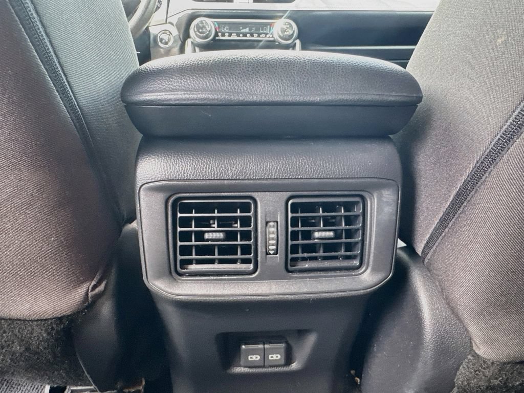 Used 2022 Toyota RAV4 XLE w/ Convenience Package FWD image 22