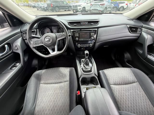 Used 2017 Nissan Rogue SV AWD/4WD image 7