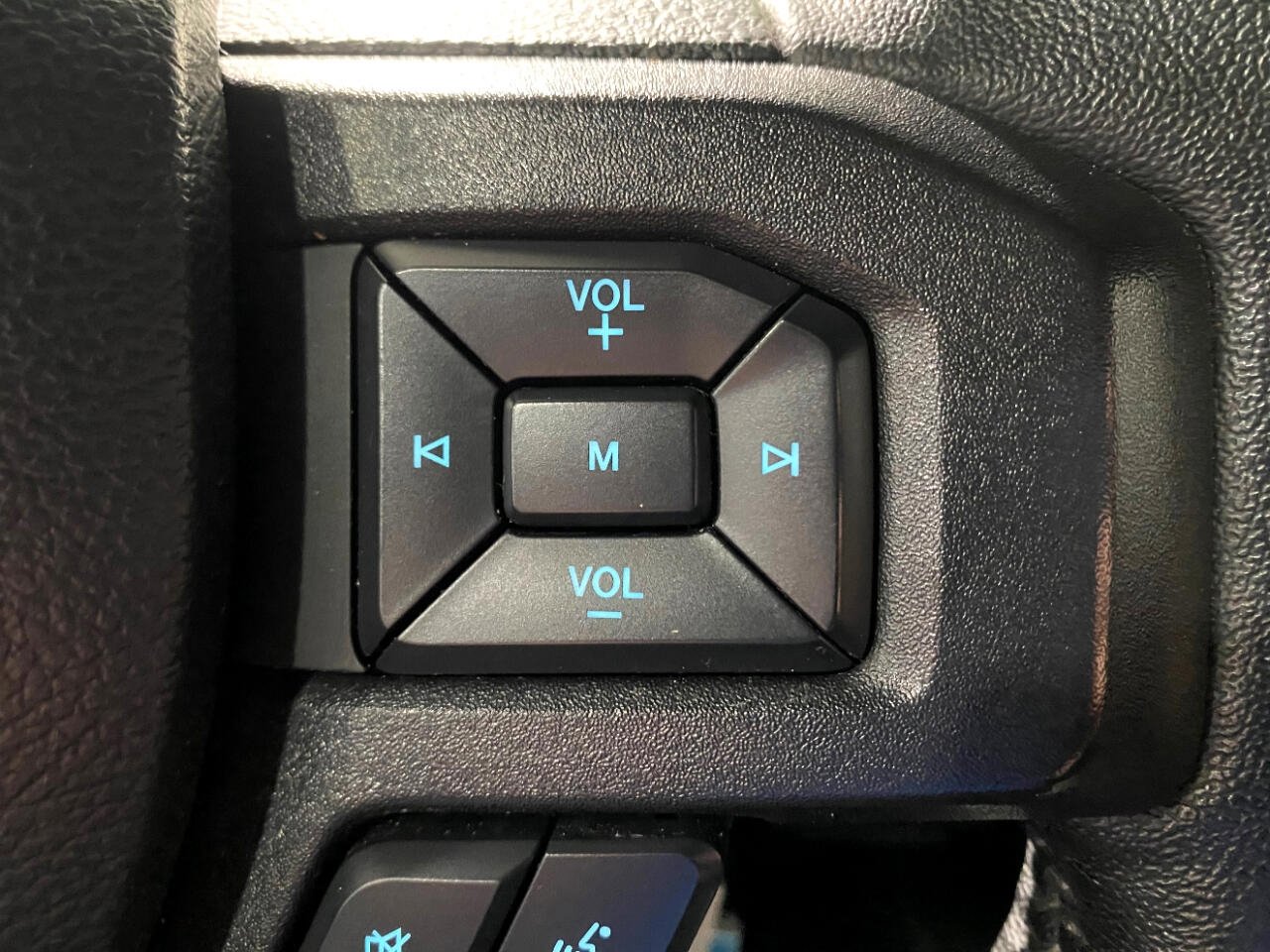 Used 2020 Ford F150 XLT w/ Equipment Group 302A Luxury image 16