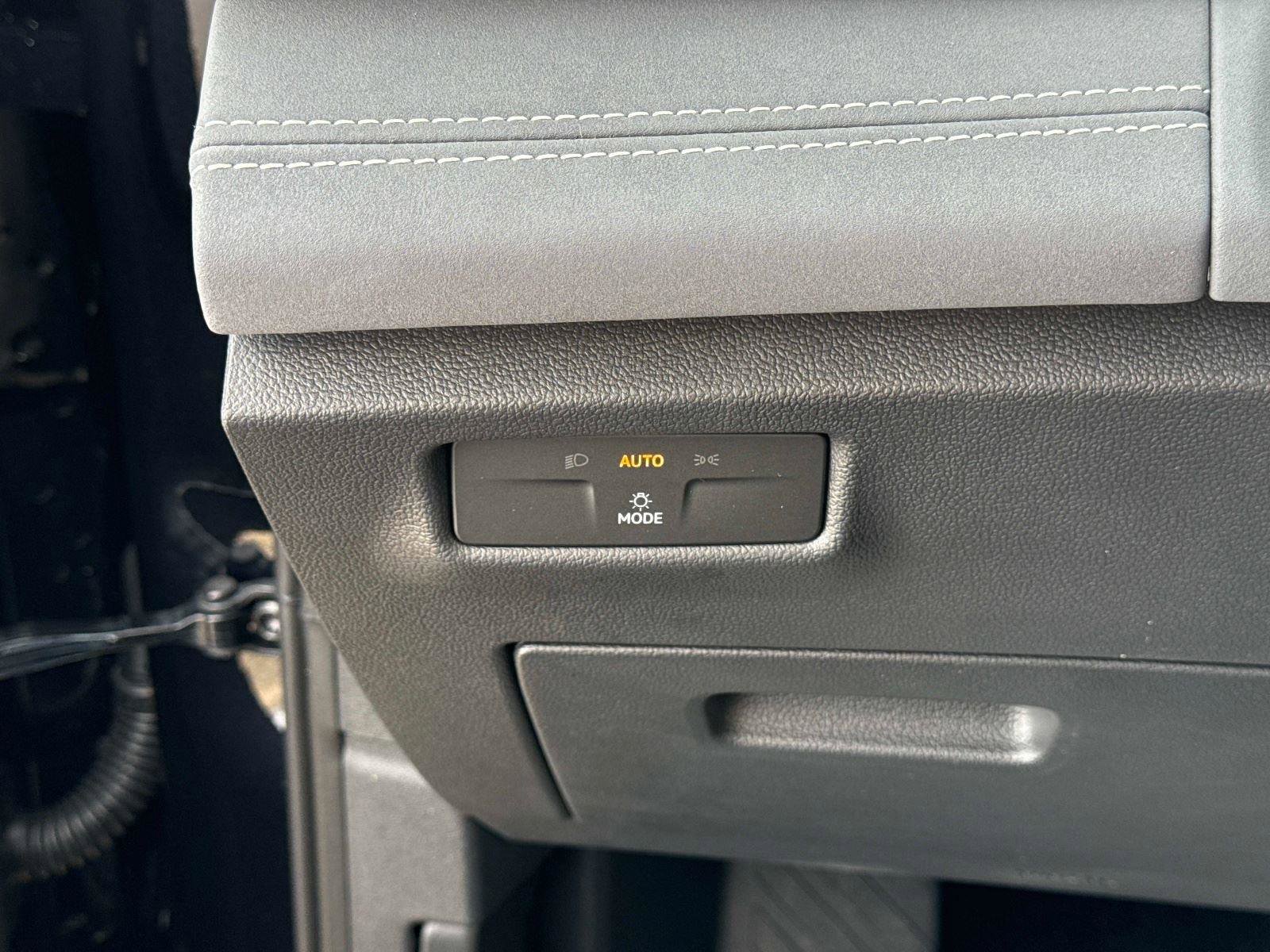 New 2026 Volkswagen Tiguan SE image 30