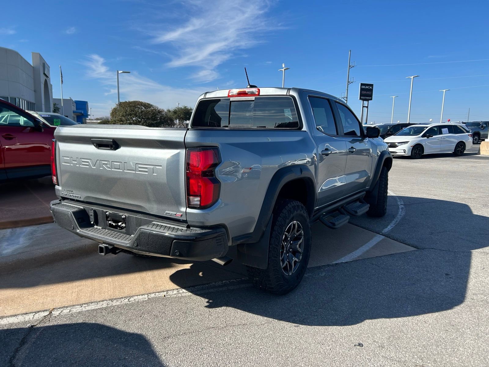 Used 2024 Chevrolet Colorado ZR2 w/ ZR2 Convenience Package III image 5