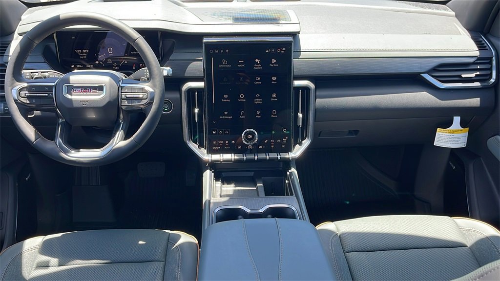 New 2025 GMC Acadia AT4 w/ Luxury Package image 16