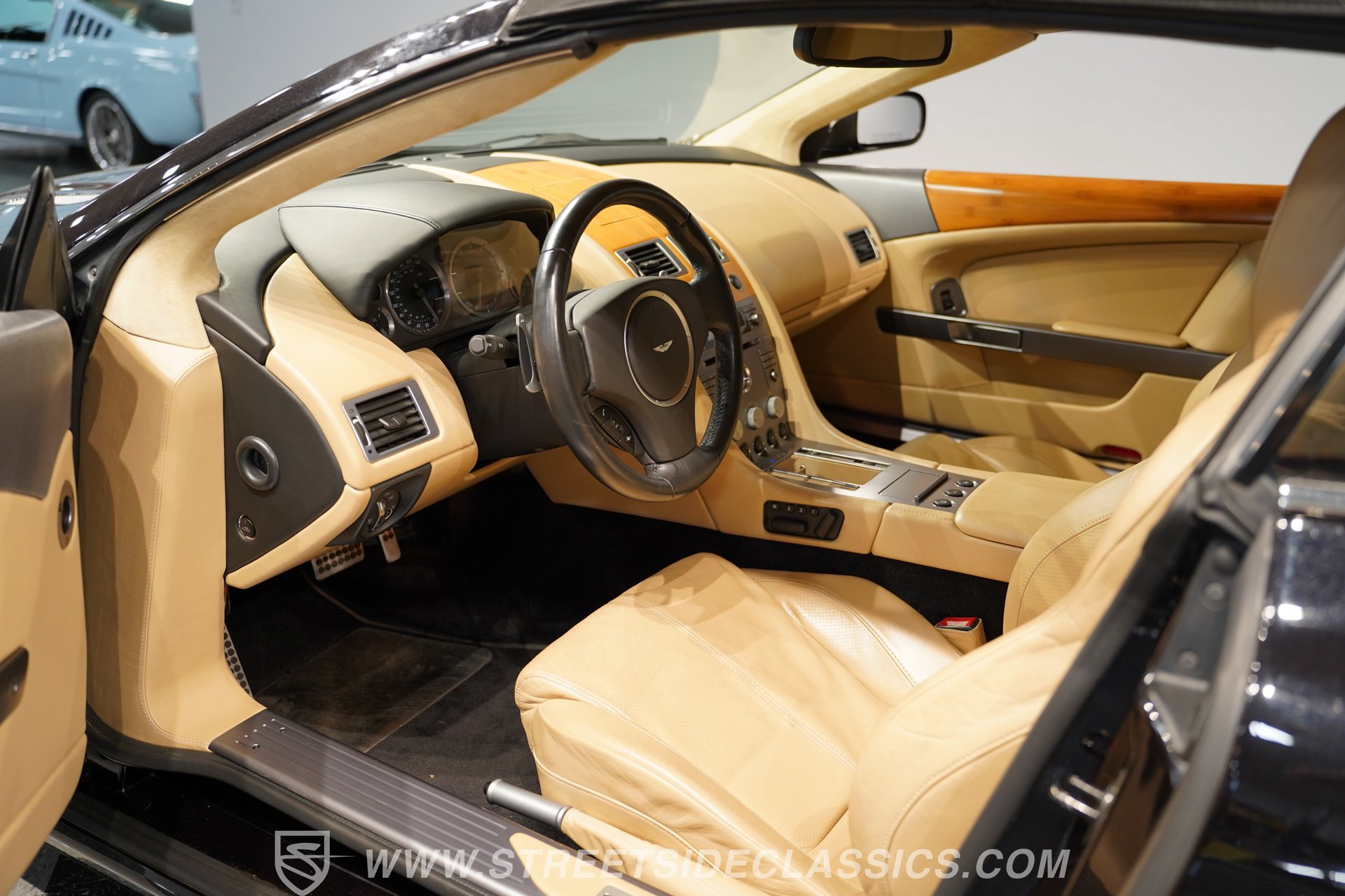 Used 2007 Aston Martin DB9 Volante RWD image 4