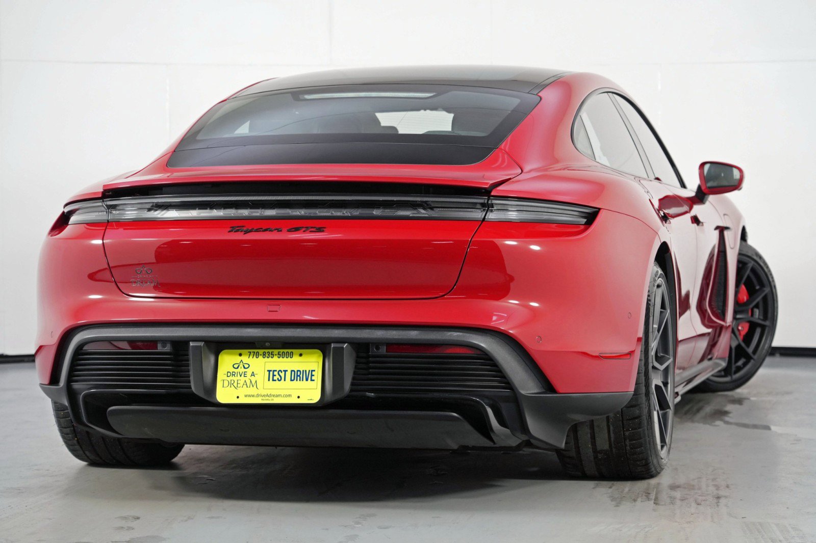 Used 2023 Porsche Taycan GTS image 3