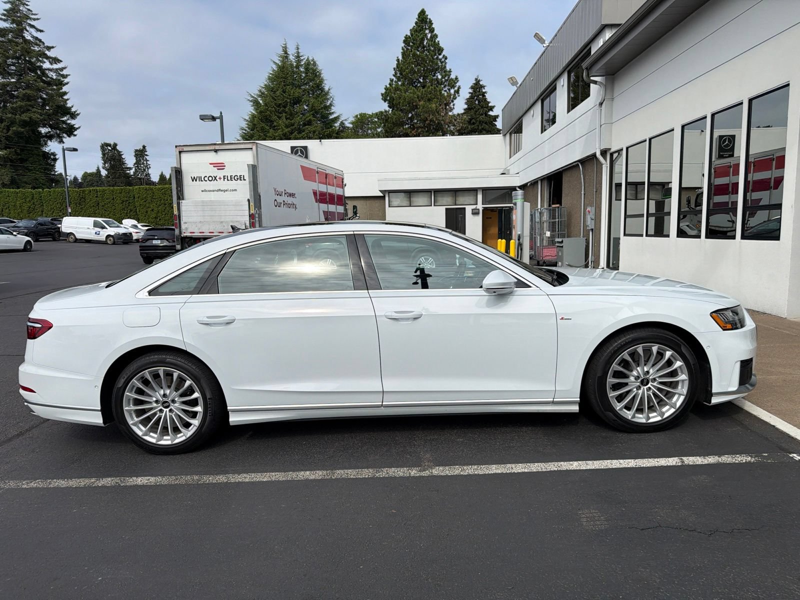 Used 2021 Audi A8 L 4.0T AWD/4WD image 4