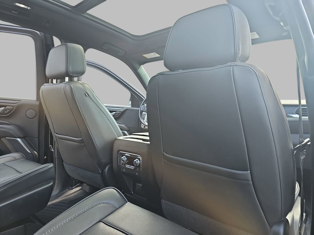 Used 2021 GMC Yukon XL Denali AWD/4WD image 14