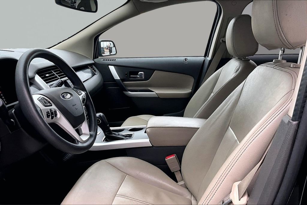 Used 2013 Ford Edge SE image 19