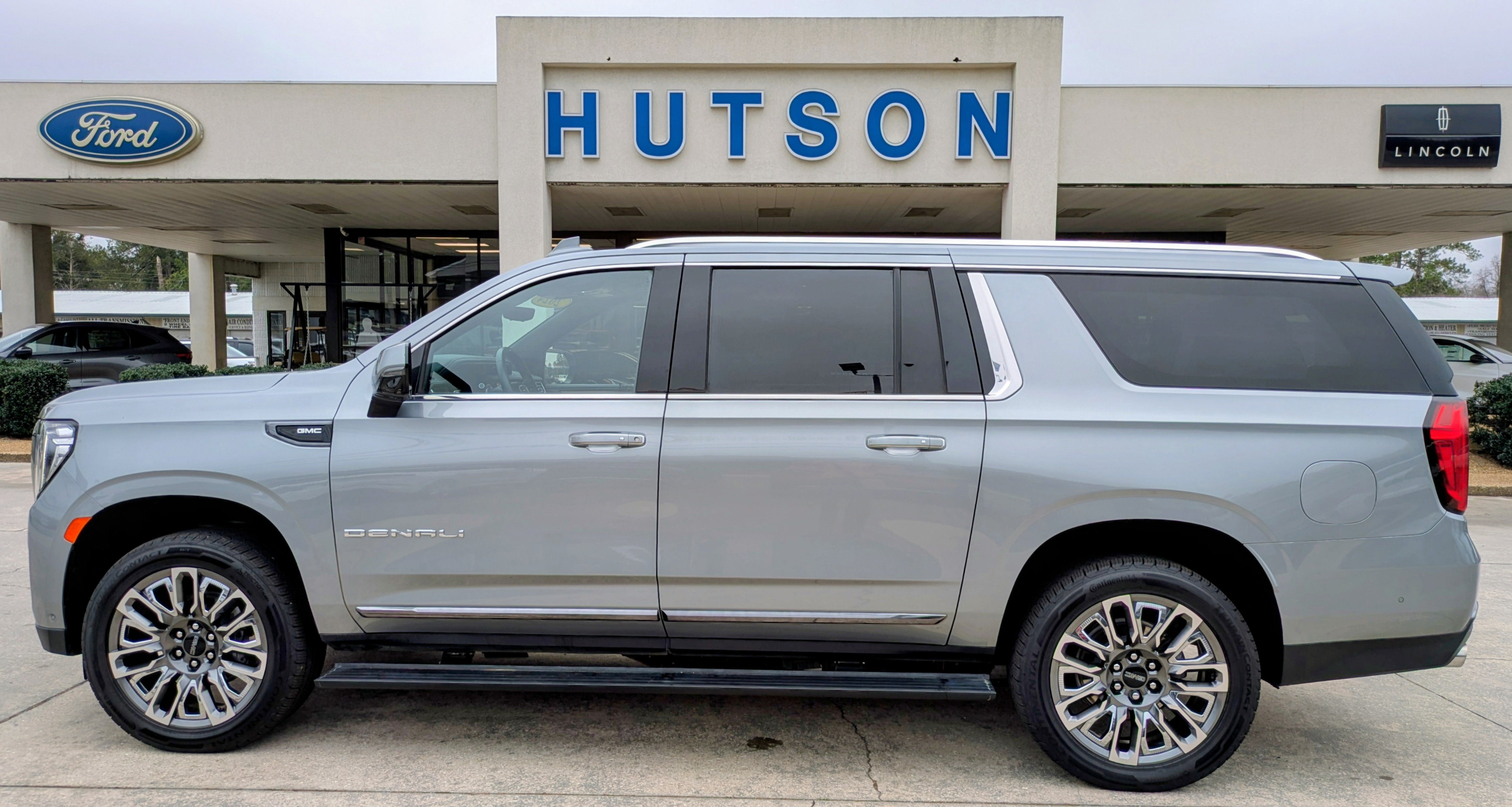 Used 2024 GMC Yukon XL Denali Ultimate