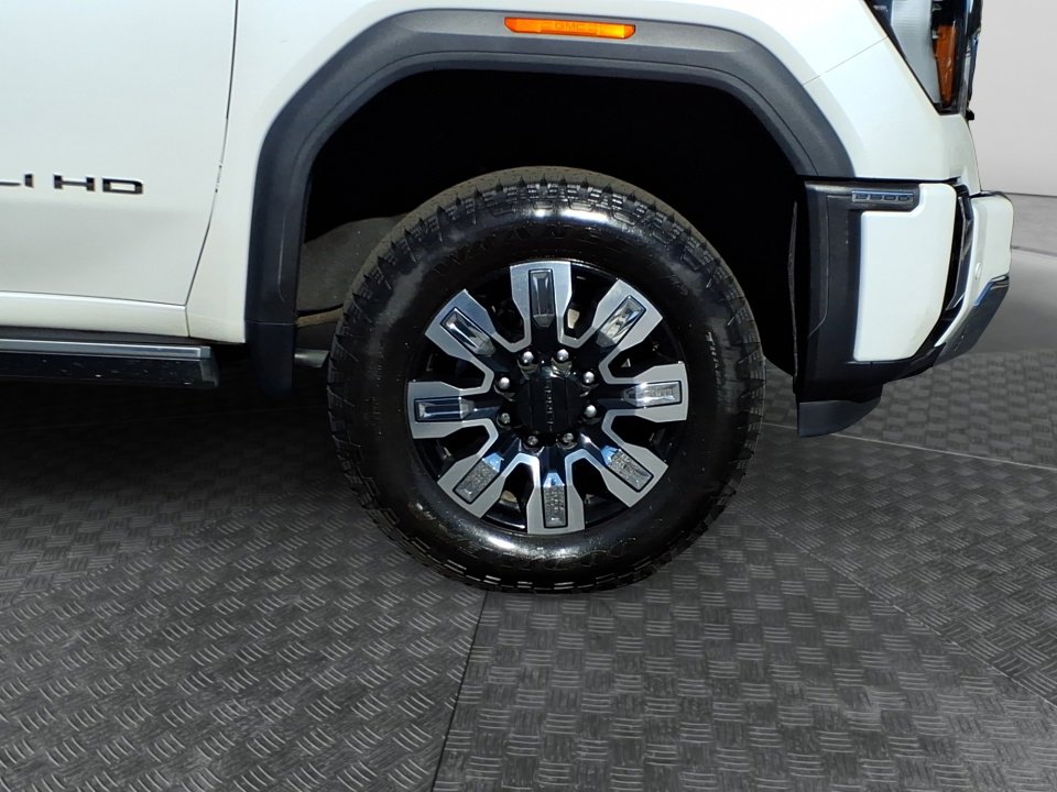 Used 2024 GMC Sierra 2500 Denali w/ Denali Reserve Package image 9