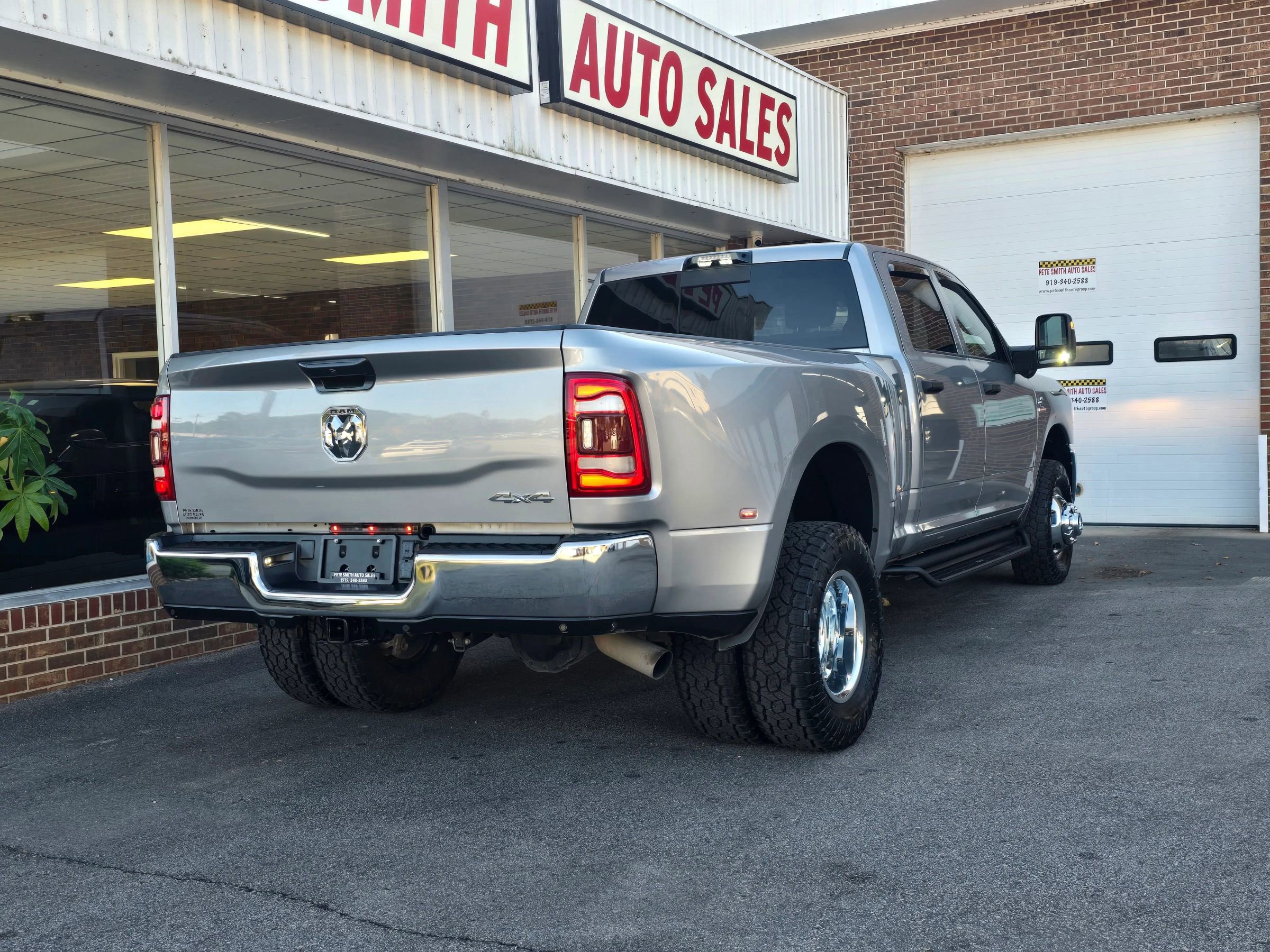 Used 2024 RAM 3500 Tradesman w/ Towing Technology Group image 9