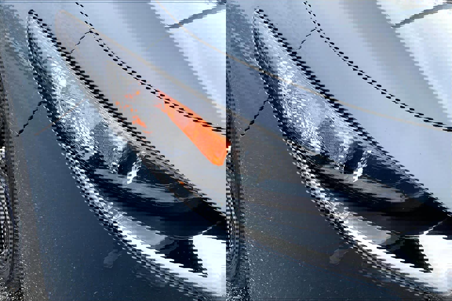 Used 2023 MAZDA MAZDA3 s image 28