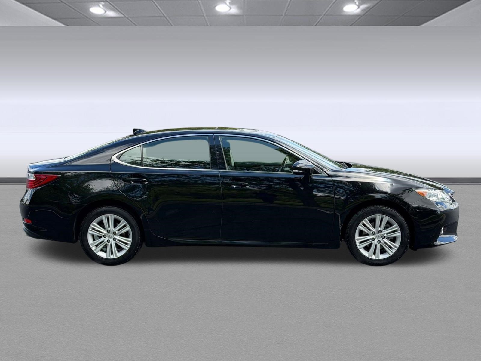 Used 2015 Lexus ES 350 w/ Premium Package FWD image 7
