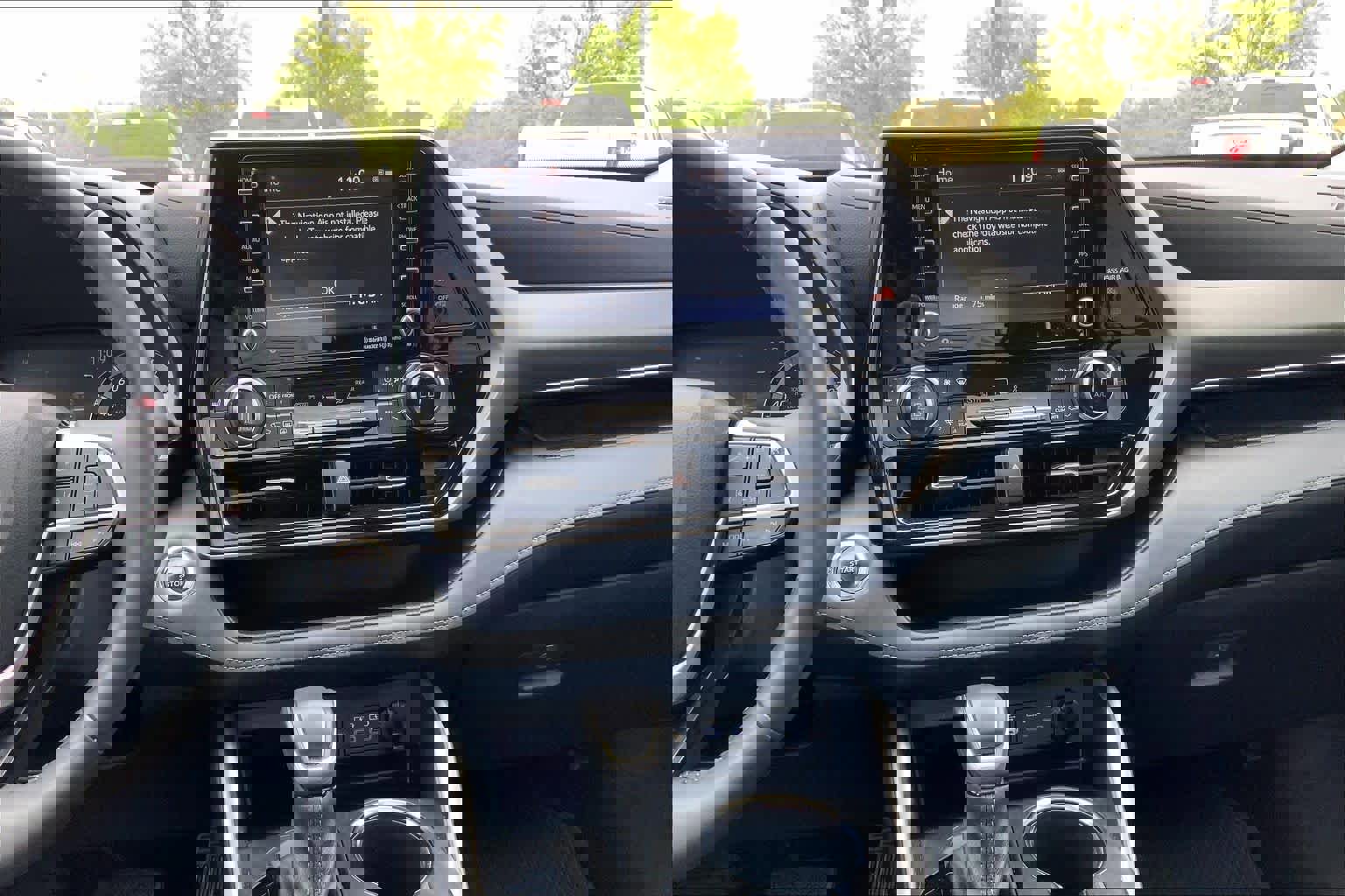 Used 2022 Toyota Highlander XLE image 7