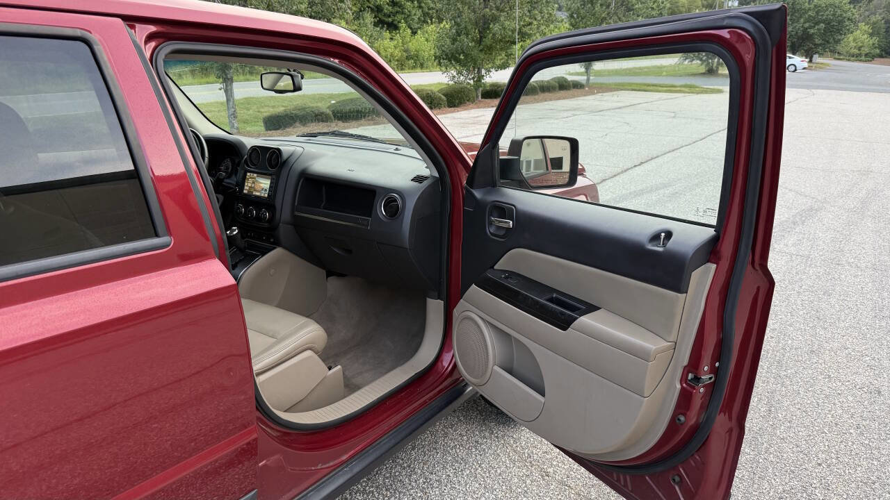 Used 2017 Jeep Patriot High Altitude image 15