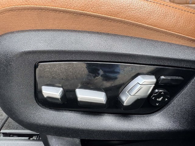 Used 2021 BMW M550i xDrive AWD/4WD image 24