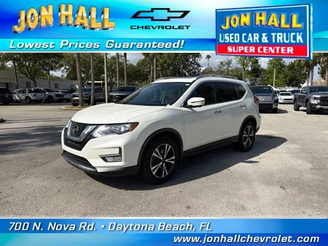 Used 2020 Nissan Rogue SV w/ Sun & Sound Touring Package FWD image 2