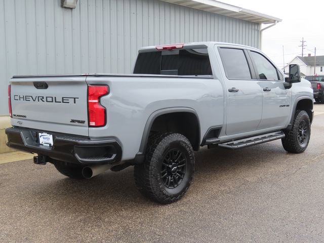 Used 2024 Chevrolet Silverado 2500 ZR2 w/ Technology Package image 3