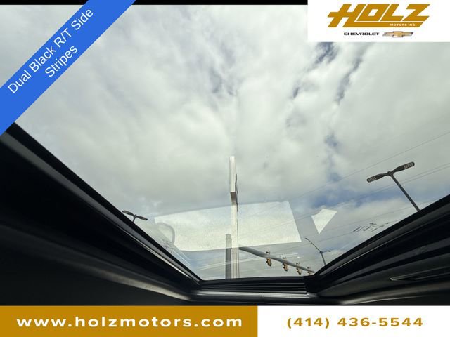 Used 2023 Dodge Challenger R/T w/ Plus Package image 19