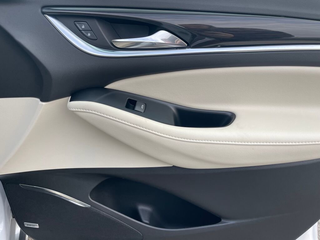 Used 2023 Buick Enclave Premium AWD/4WD image 34