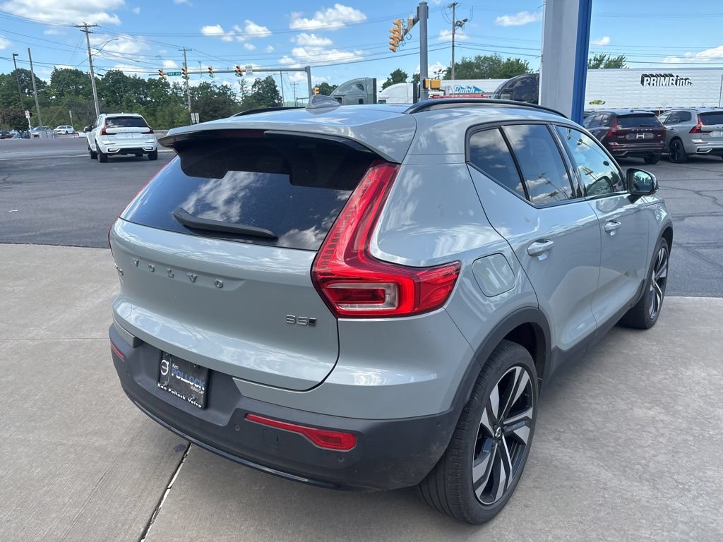 Certified 2024 Volvo XC40 B5 Ultimate w/ Protection Package Premier AWD/4WD image 6