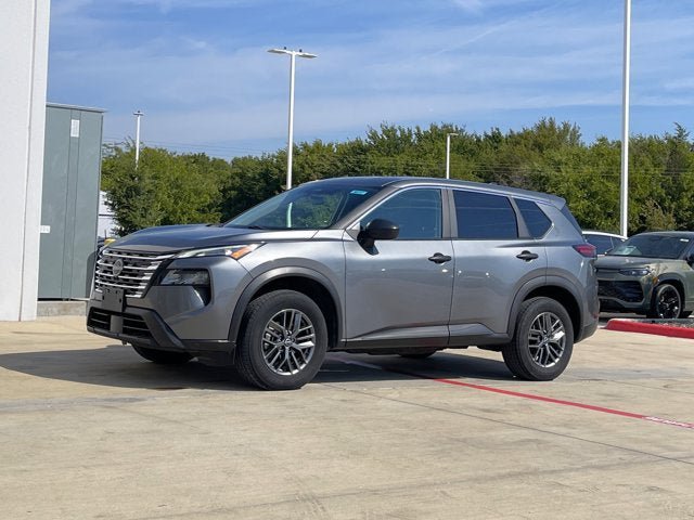 Used 2024 Nissan Rogue S FWD image 2
