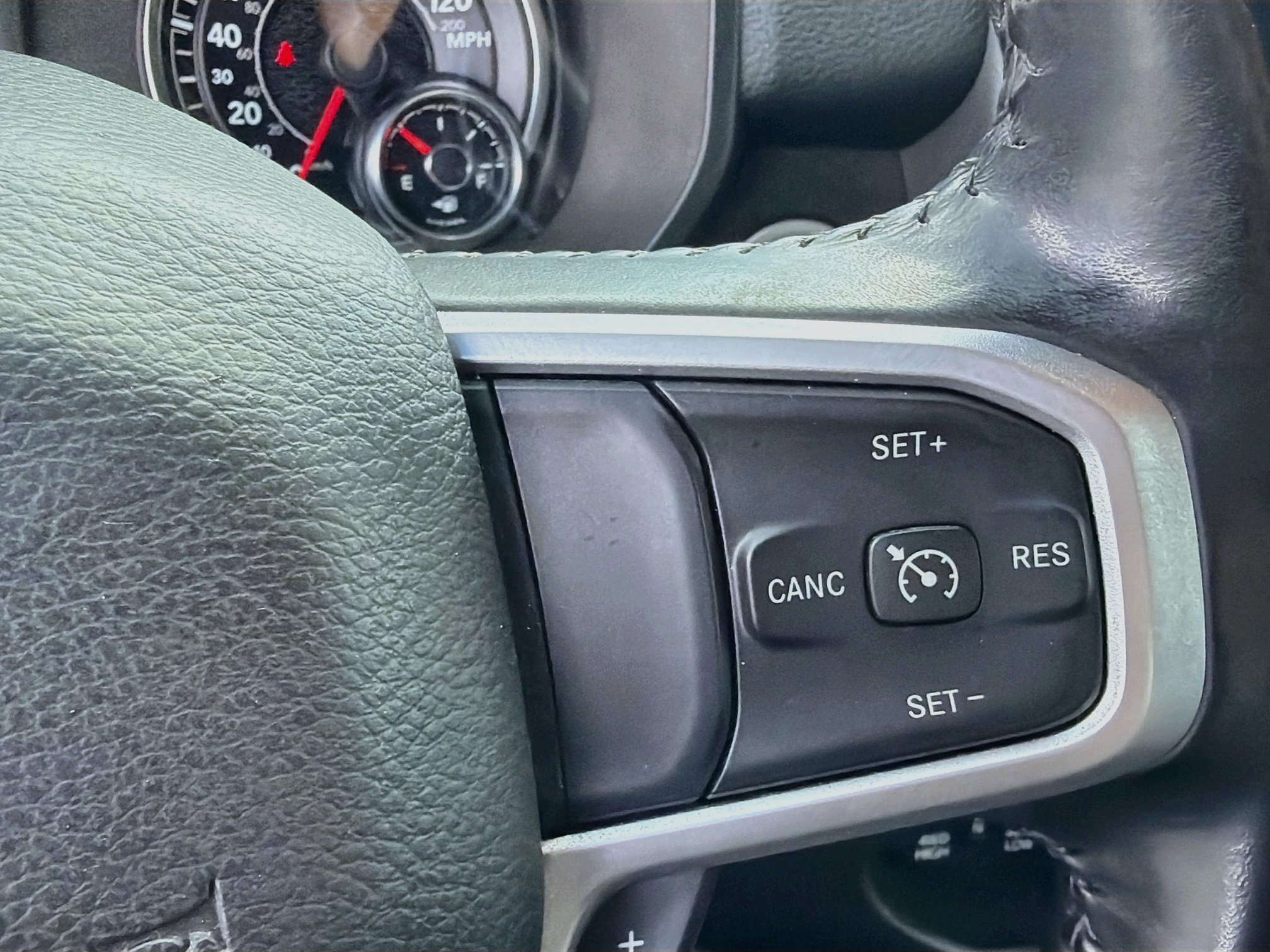 Used 2021 RAM 1500 4x4 Crew Cab image 36