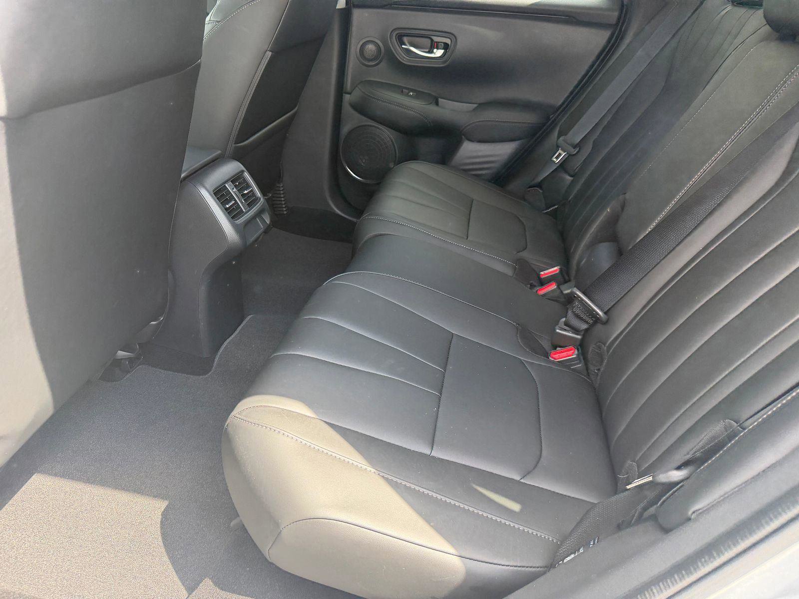 Certified 2025 Acura ADX FWD image 4