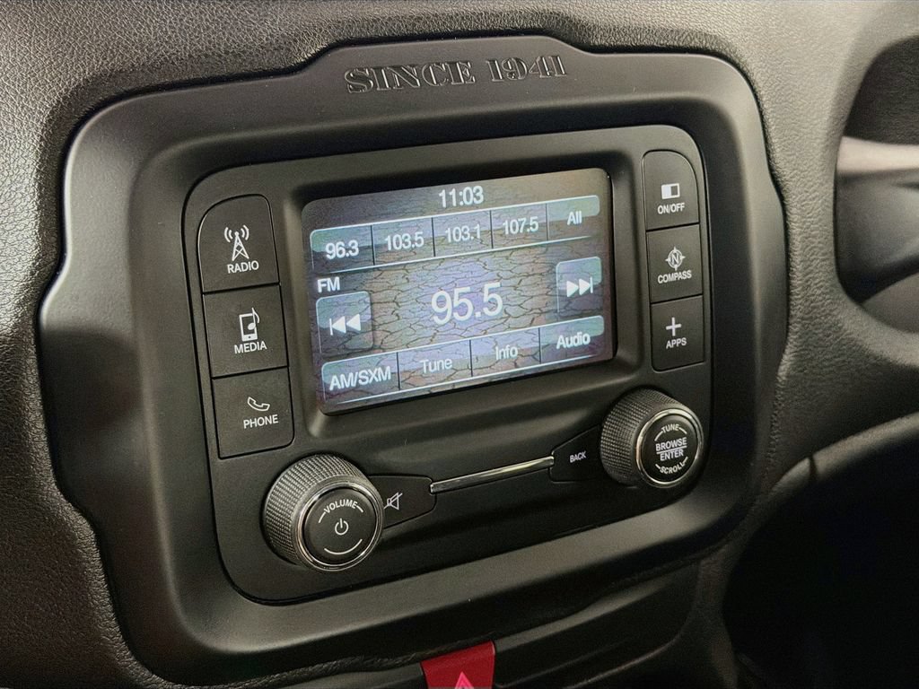 Used 2017 Jeep Renegade Latitude FWD image 14