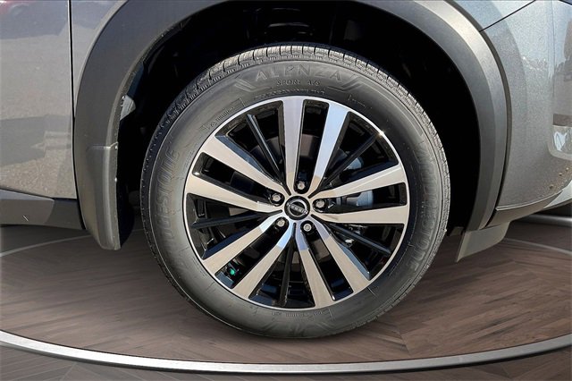 New 2025 Nissan Pathfinder Platinum w/ Cargo Package image 12