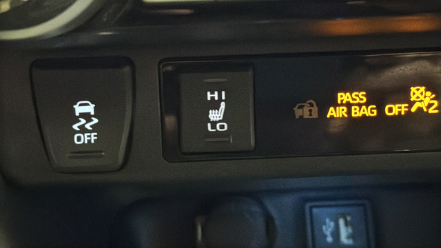 Used 2023 Toyota RAV4 XSE AWD/4WD image 32