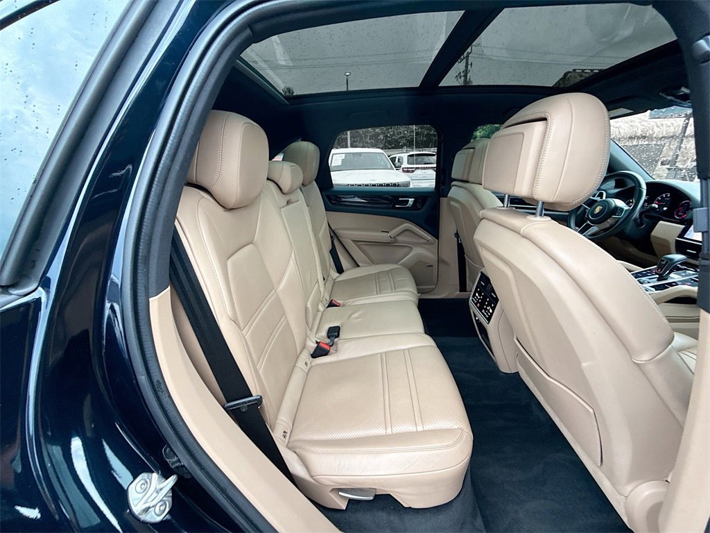 Used 2020 Porsche Cayenne image 31
