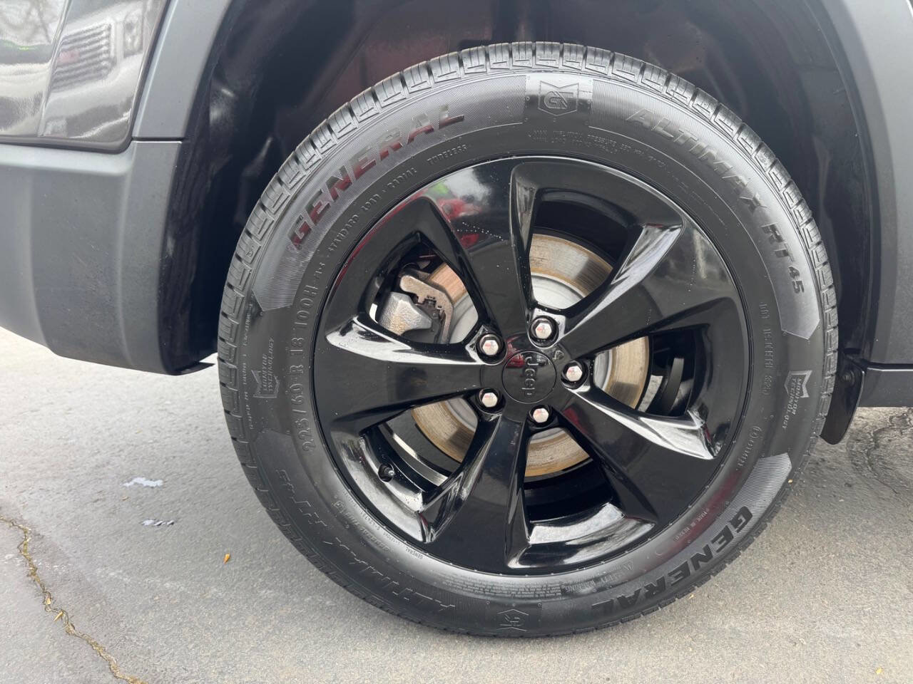 Used 2021 Jeep Cherokee Latitude Plus image 19