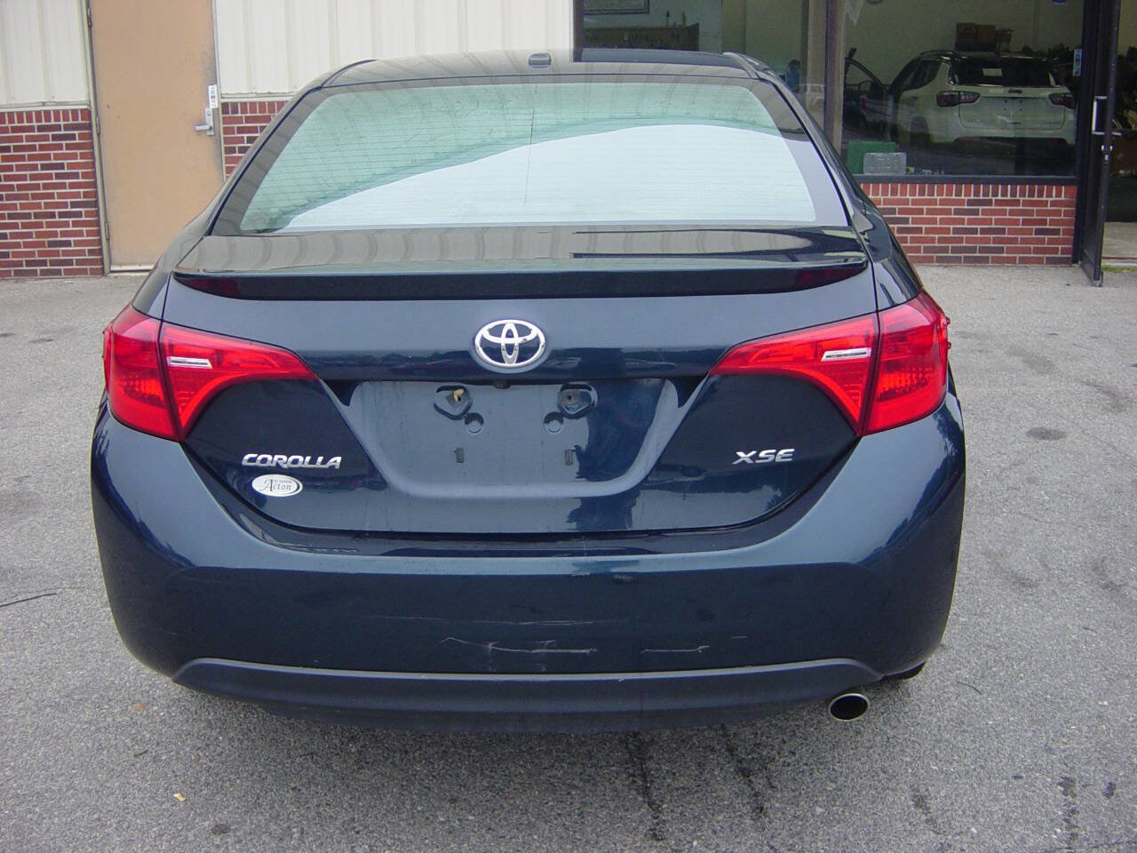 Used 2017 Toyota Corolla XSE FWD image 5