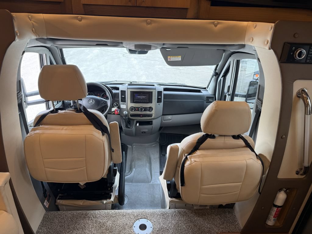 Used 2018 Mercedes-Benz Sprinter 3500 image 46