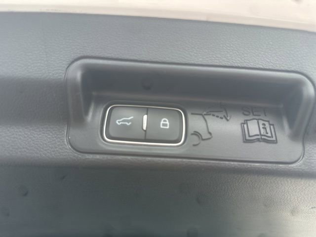 Used 2021 Ford Explorer XLT w/ Equipment Group 202A image 31