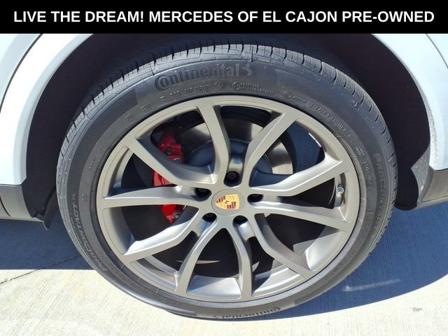 Used 2022 Porsche Cayenne Platinum Edition AWD/4WD image 25