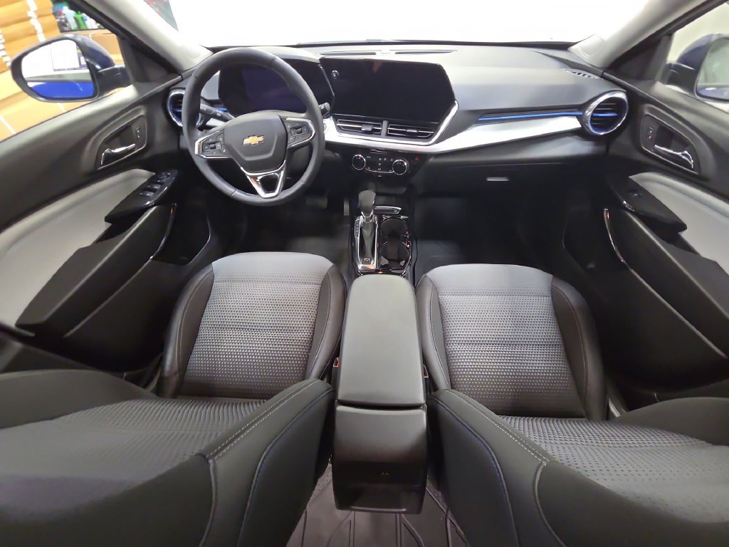 Certified 2024 Chevrolet Trax LT w/ Driver Confidence Package FWD image 27